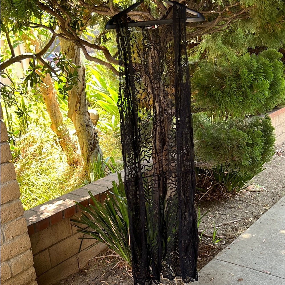 Vivid importers of NY Black Lace Maxi open‎ front vest size M